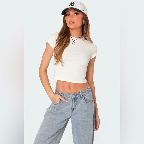 Edikted Better Basics Cropped T Shirt - Picture 2 of 5